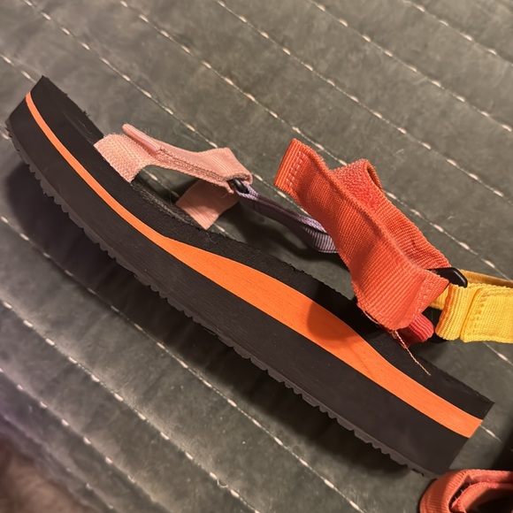 Colorful sandals - Picture 4 of 4